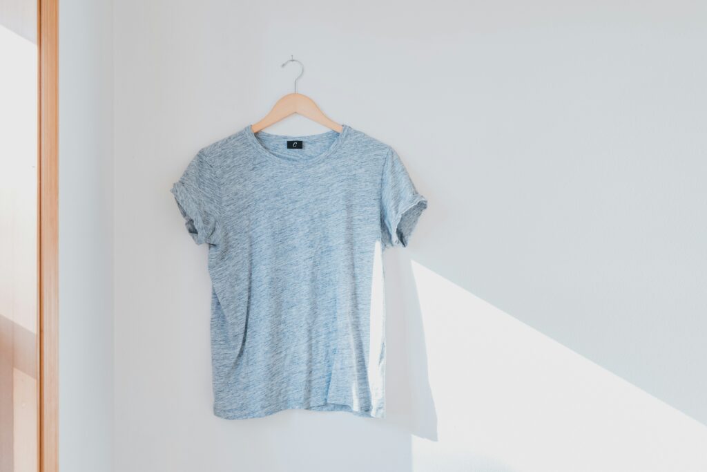 How to Get Pit Stains Out of Shirts guide to sweat stains, deodorant buildup, stain removers, soaking, washing methods, fabric care, and prevention.
