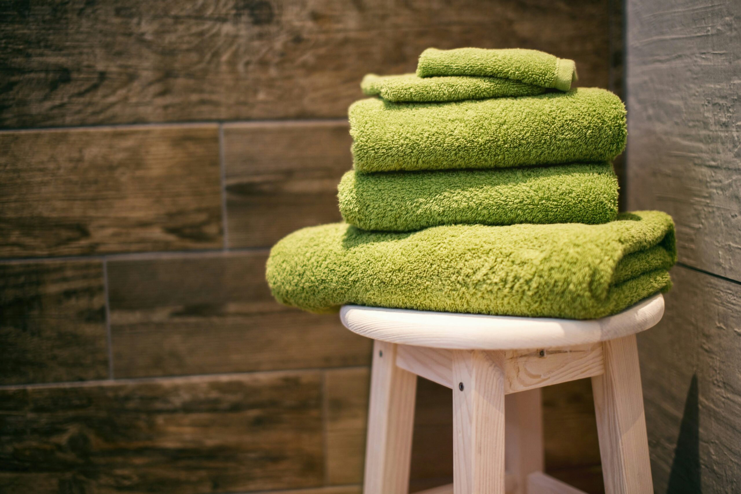 How to Get Mildew Smell Out of Towels: 9 Effective Methods That Work