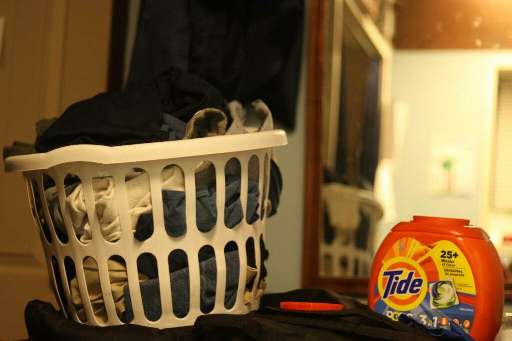 How to Get Highlighter Out of Clothes guide to blotting, alcohol-based stain treatment, detergent, stain removers, washing, and fabric care.