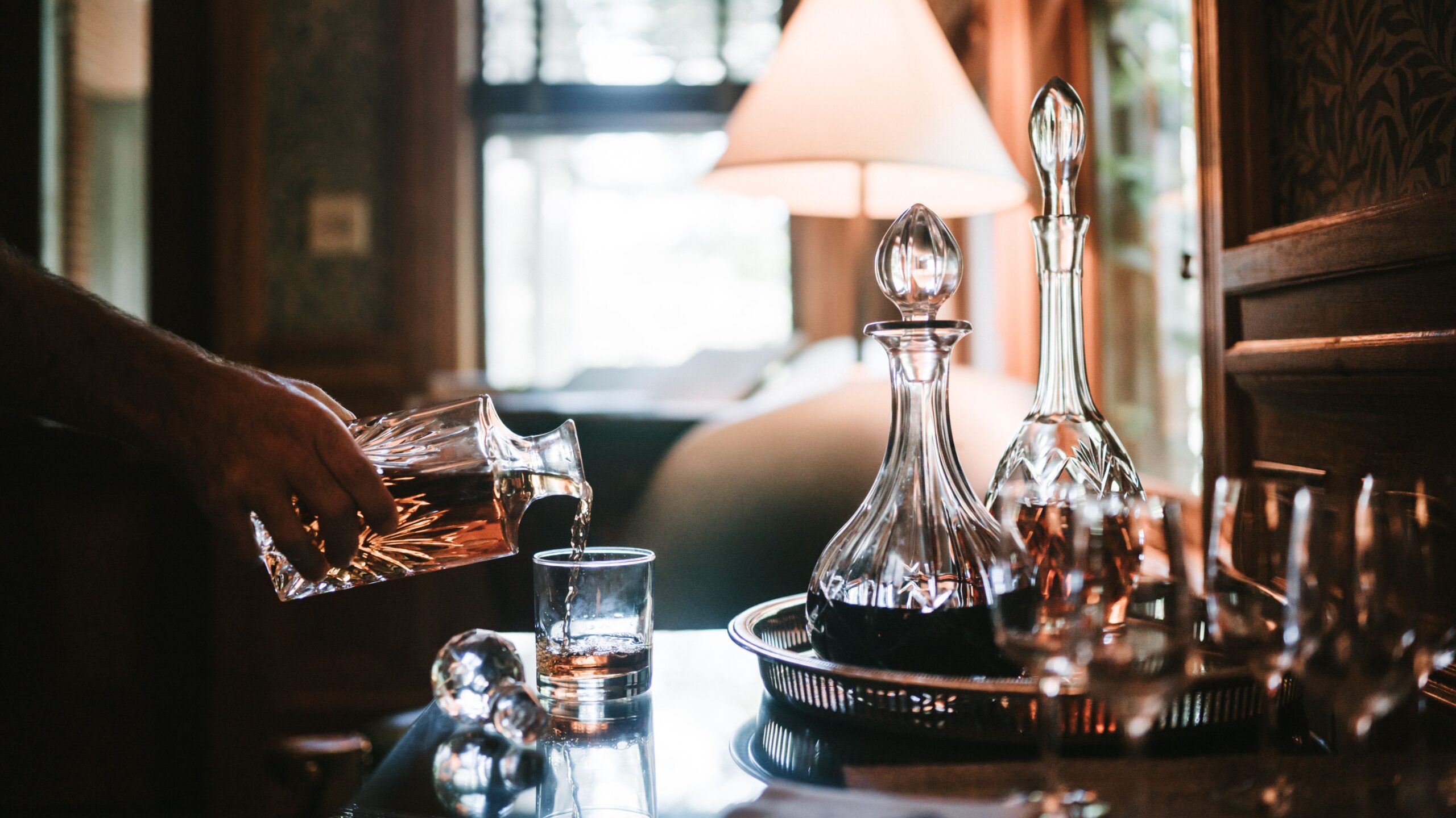 What is the best alcohol for a night out? A practical guide to choosing drinks for different occasions.What Is the Best Alcohol for a Night Out? A complete decision guide for choosing a suitable drink.