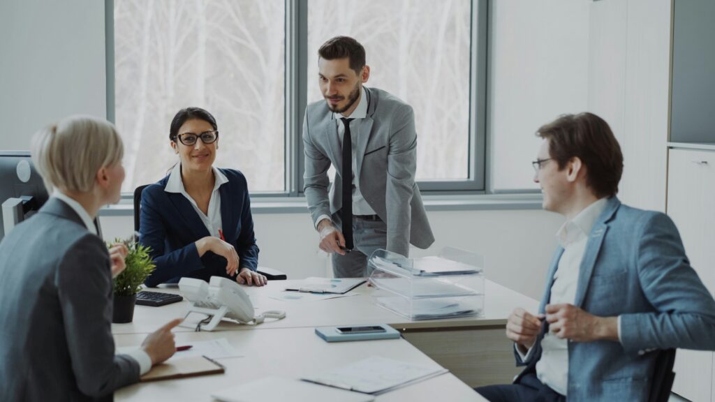 How to Run an Effective Post Mortem Meeting covering team feedback, project challenges, root-cause analysis, lessons learned, solutions, and follow-up tasks.